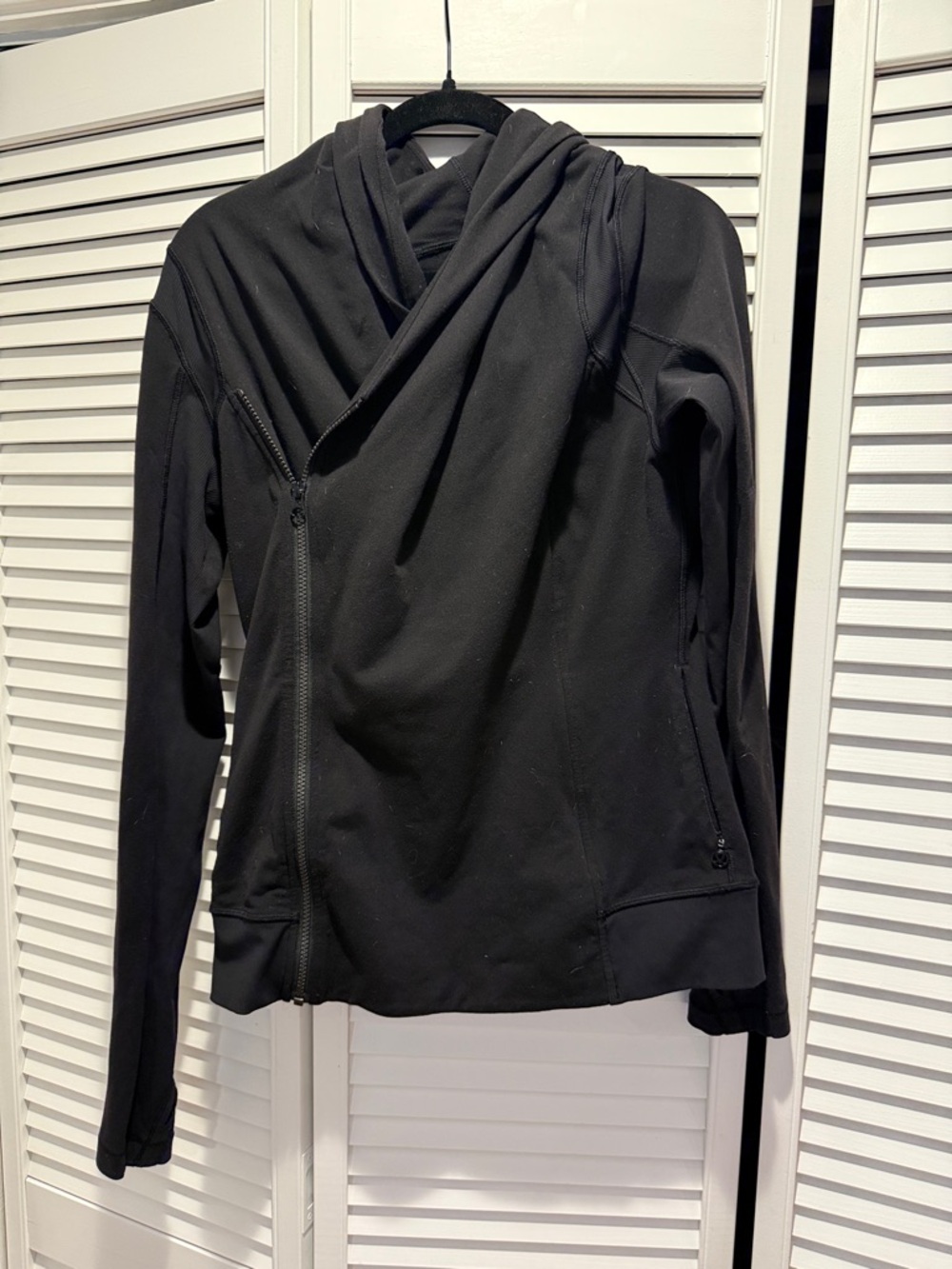 lululemon athletica Black Asymmetrical Zip Jacket - Bhakti yoga size 10